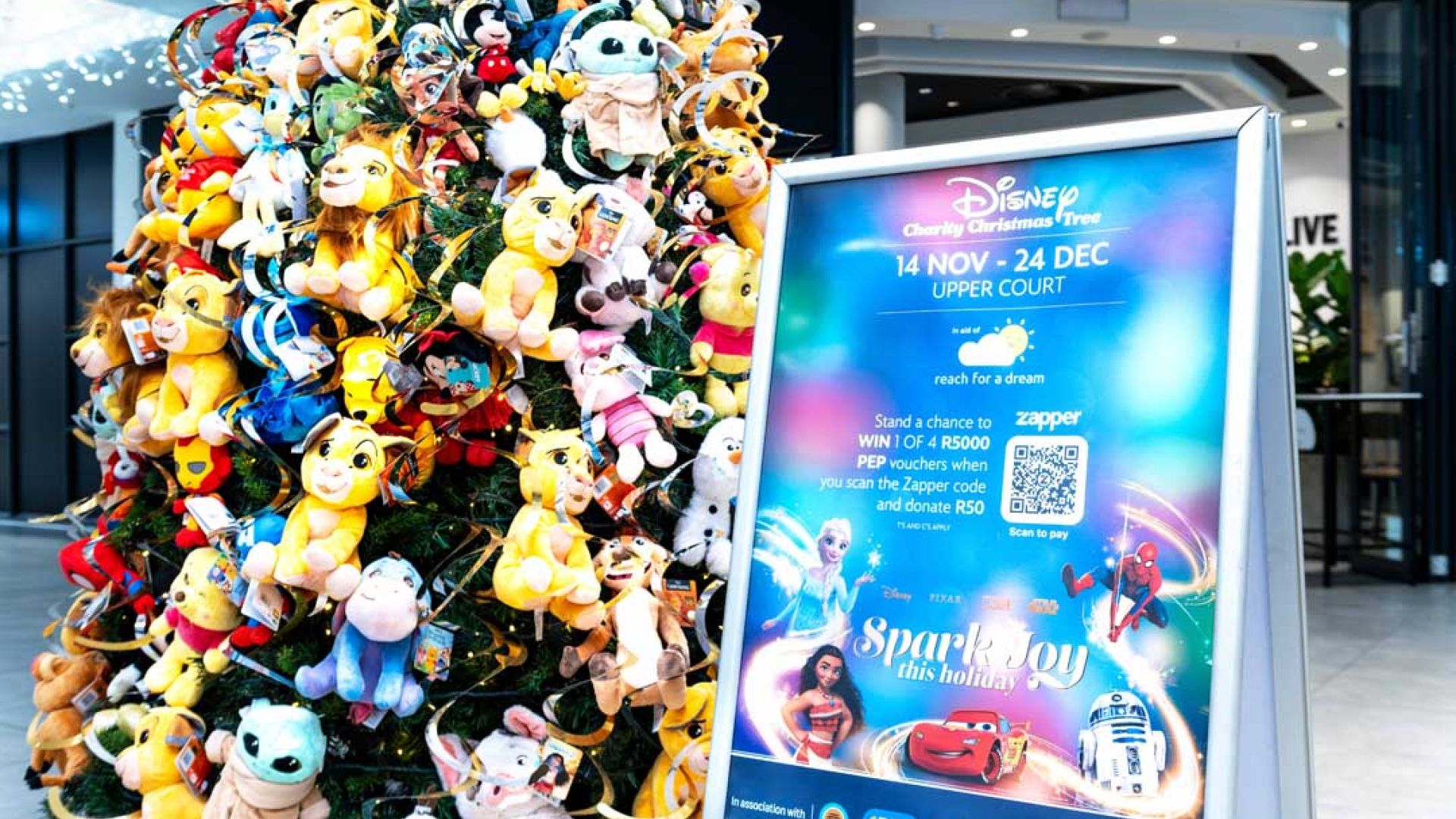 East London unwraps a Holly Jolly Christmas