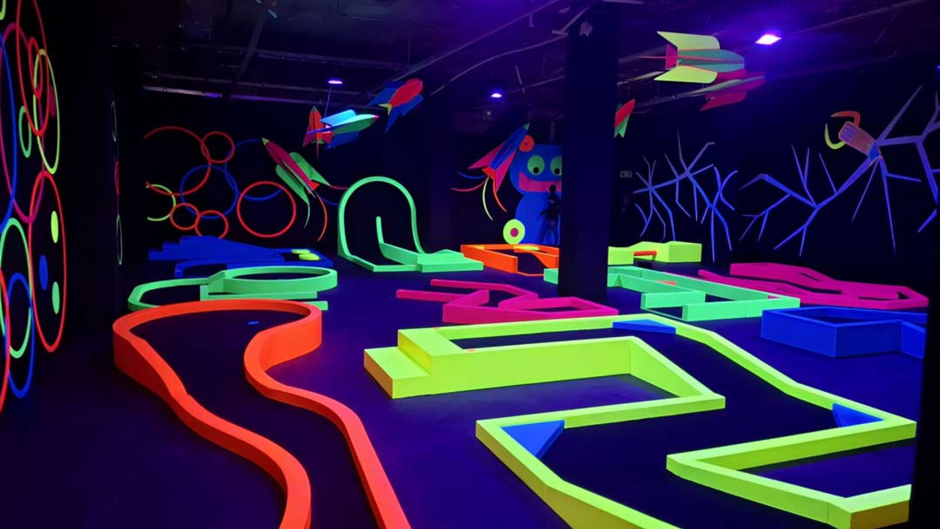 Johannesburg Families Flock To New Neon Golf Sensation